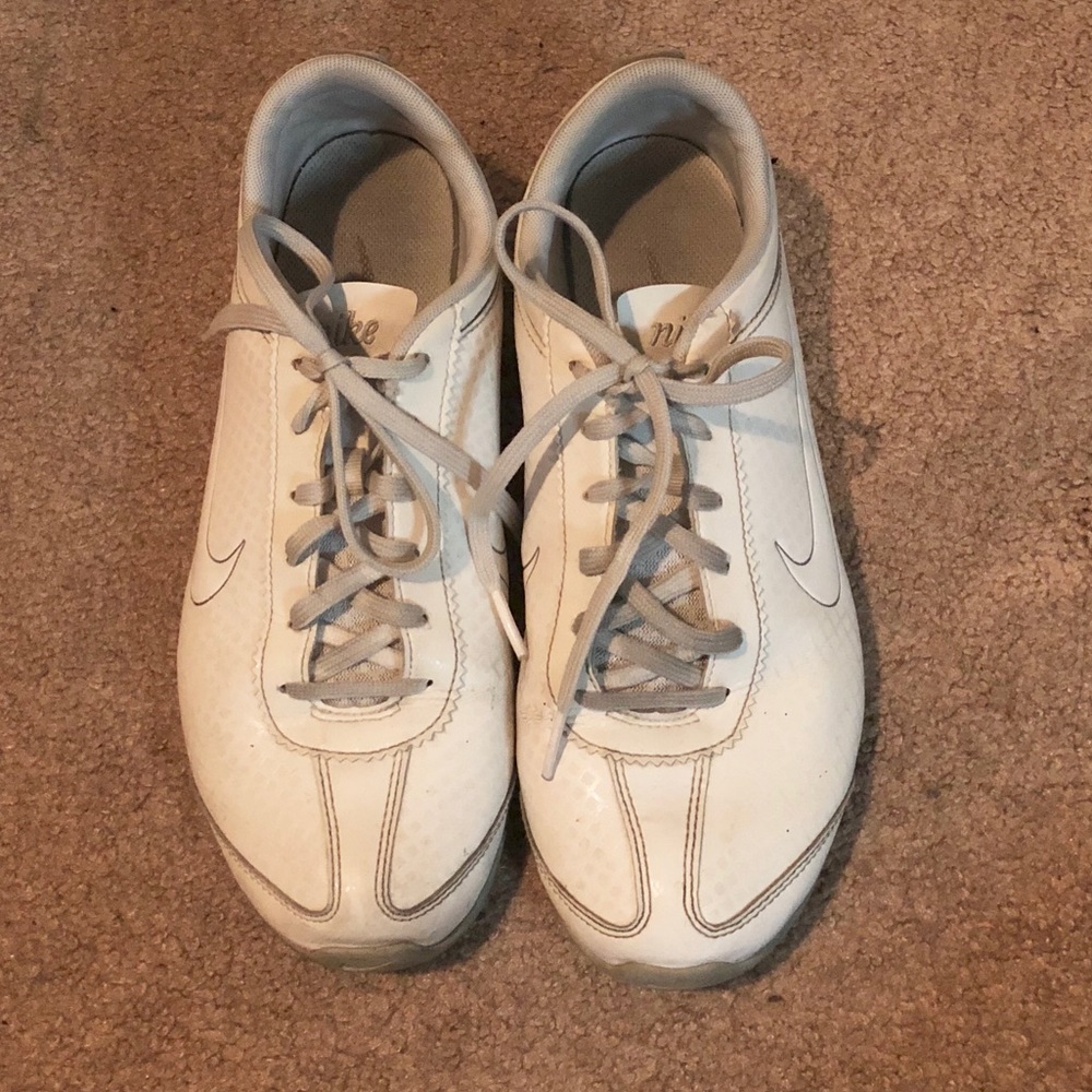 Size 8.5 Nike Cheer/ Running Shoe White